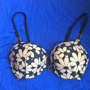 Victoria’s Secret Bombshell Plunge 34 D